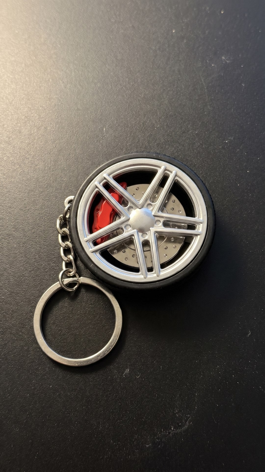 Wheel keychain – Silver