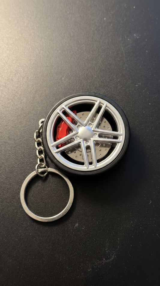 Wheel keychain – Silver